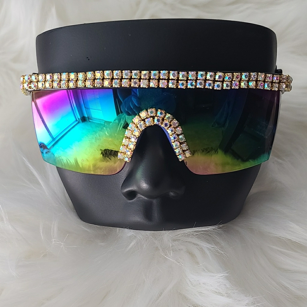 Black reflective iridescent UV sunglasses